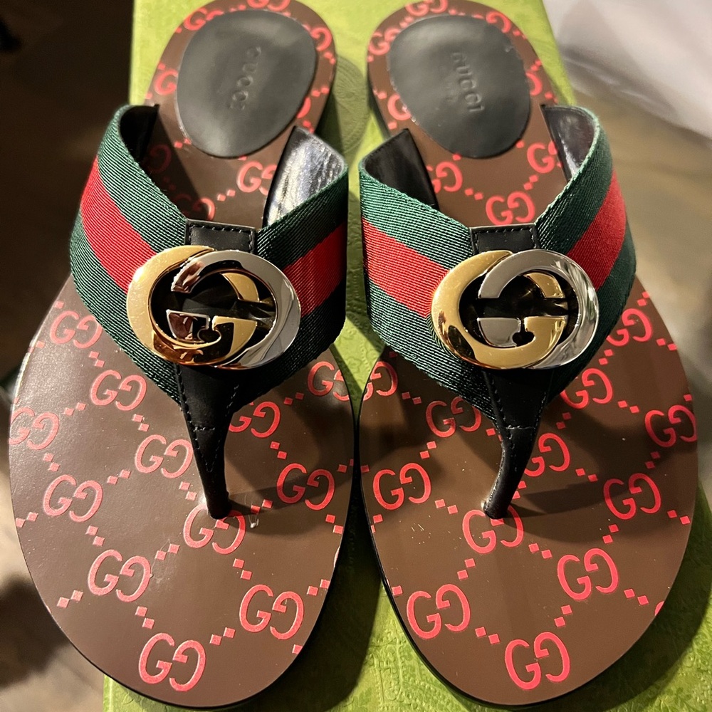 Gucci Black and Red Sandals with Gold Logo